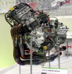 yamaha-yzr-m-1-engine-machine-pictures.jpg